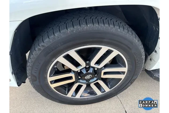 $39938 : Toyota 4Runner 2020 AWD Limi image 2