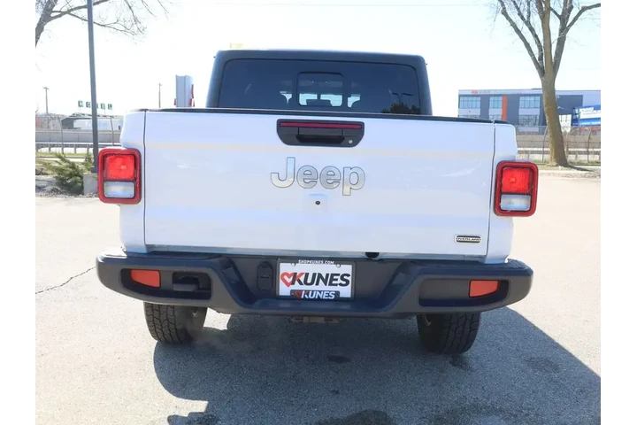 $28977 : Jeep Gladiator 2023 4x4 Over image 7