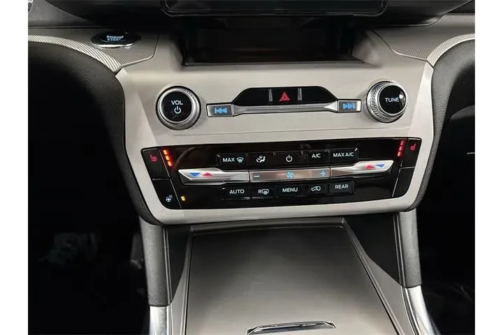 $27112 : Ford Explorer 2023 AWD XLT 4 image 10