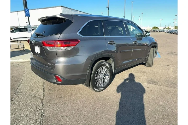 $29997 : 2019 Highlander SE image 5