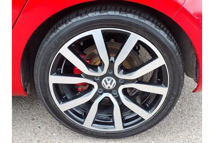$8492 : Volkswagen GTI 2013 Wolfsbur image 8