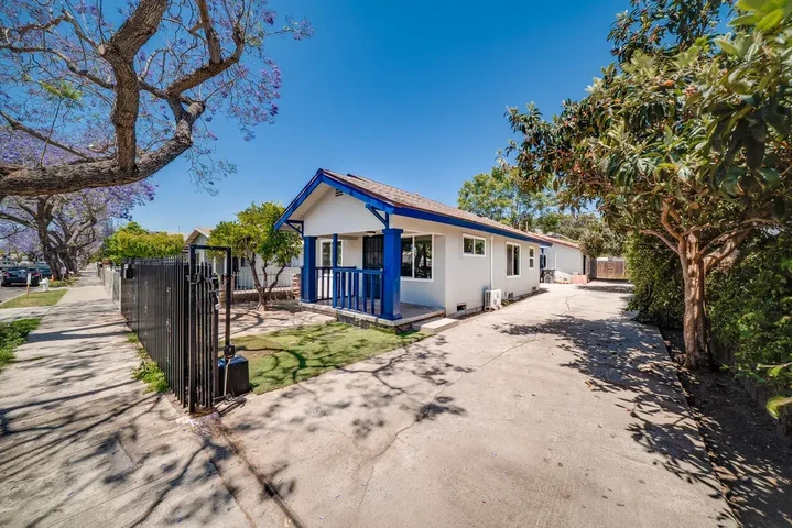 $1400 : Santa Ana - Home Available image 1