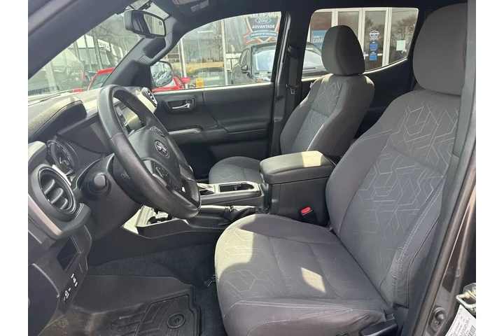 $30995 : Toyota Tacoma 2016 4x4 SR V6 image 3