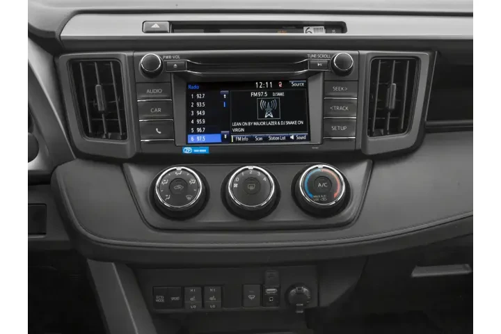 $23684 : 2018 RAV4 LE image 7