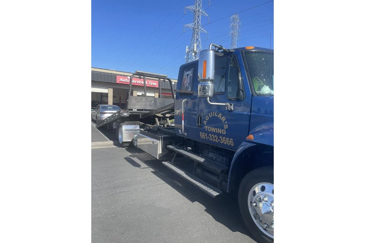 Servicio de Grua Towing image 2