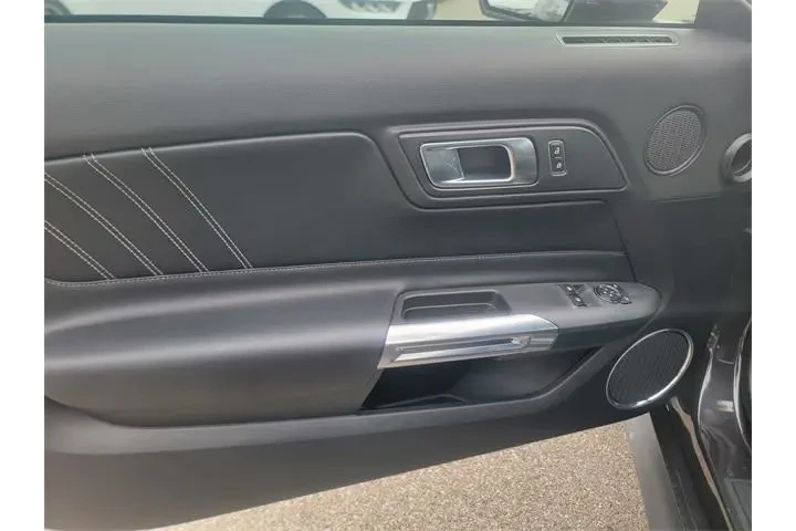 $26445 : Ford Mustang 2022 EcoBoost P image 8