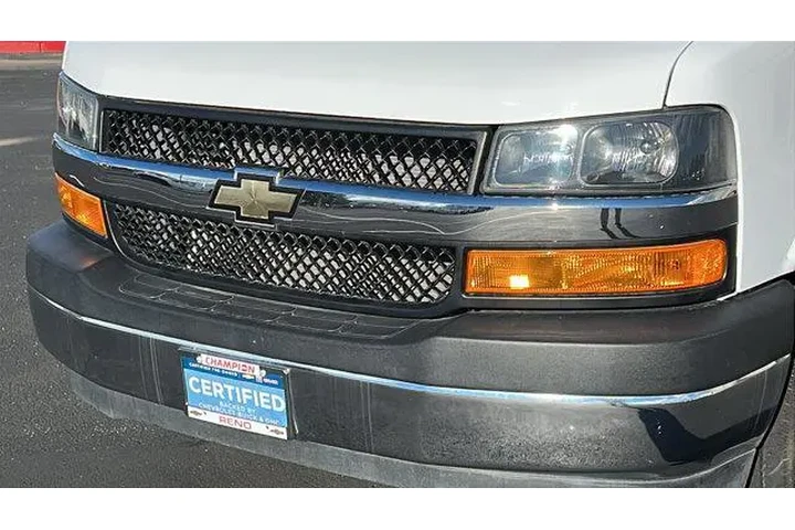 $32484 : Chevrolet Express 2022 2500 image 9