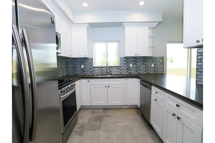 $1900 : 2 bedroom Apartment in Lynwood image 4
