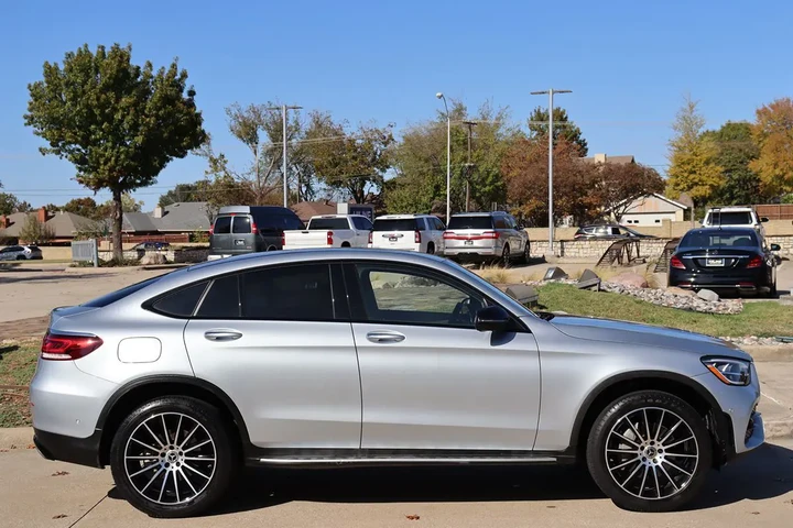 $38998 : 2021 GLC 300 4MATIC Coupe image 6