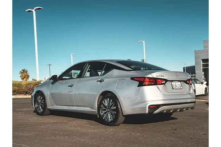 $21477 : Nissan Altima 2024 2.5 SV 4d image 5