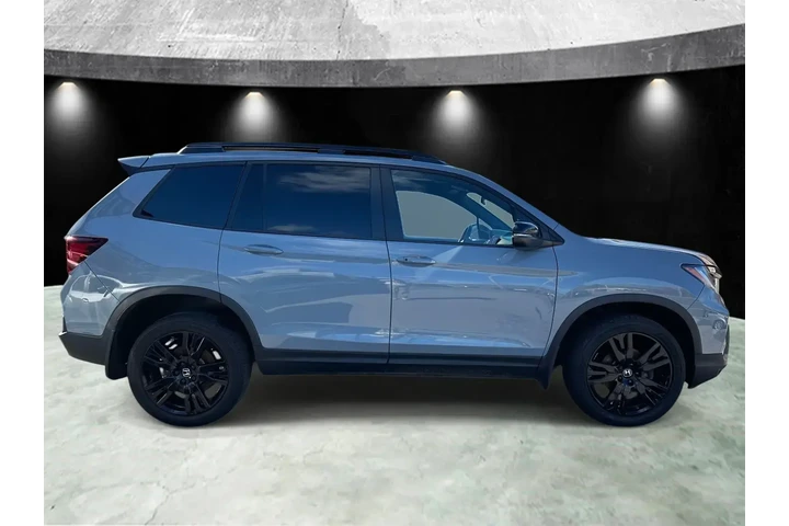 $33985 : Honda Passport 2023 AWD Trai image 1