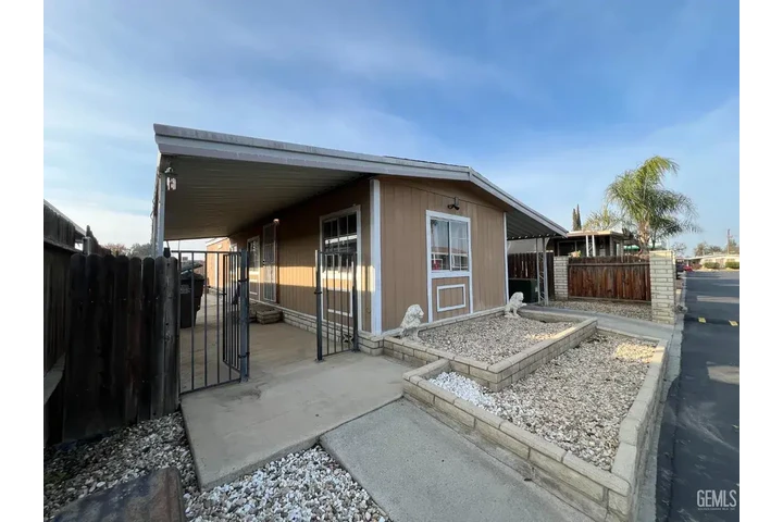 $1000 : Cozy 2- bedroom and 1 bath image 2