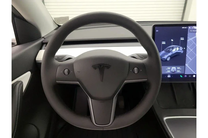 $27998 : Tesla Model Y 2021 AWD Long image 10