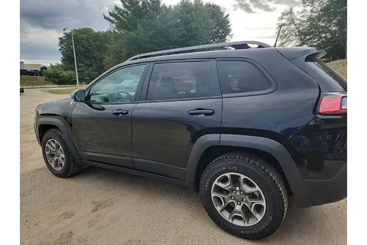 Jeep Cherokee 2021 4x4 Trail image 9