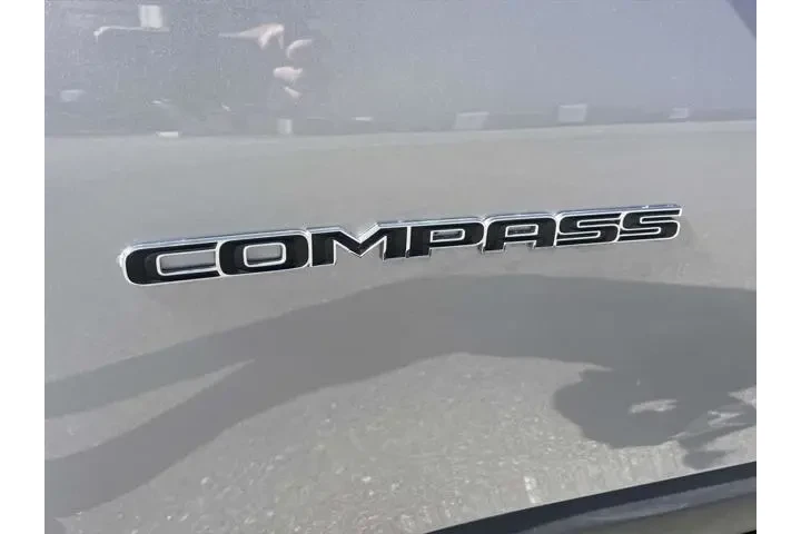 $20888 : Jeep Compass 2024 4x4 Latitu image 9