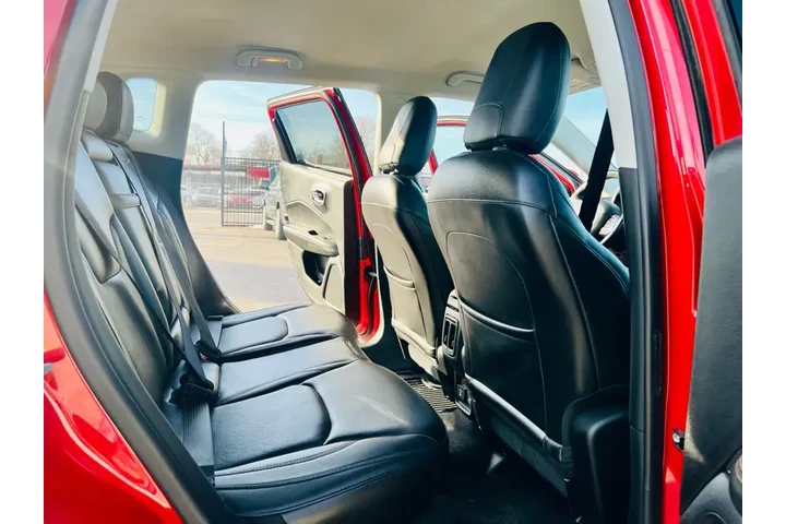 $16995 : 2018 Compass Limited FWD image 8