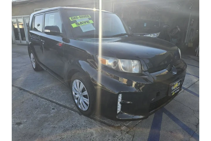 2015 xB 5-Door Wagon 5-Spd MT image 3