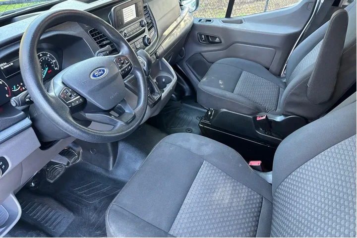 $31175 : Ford Transit 2023 250 3dr SW image 2