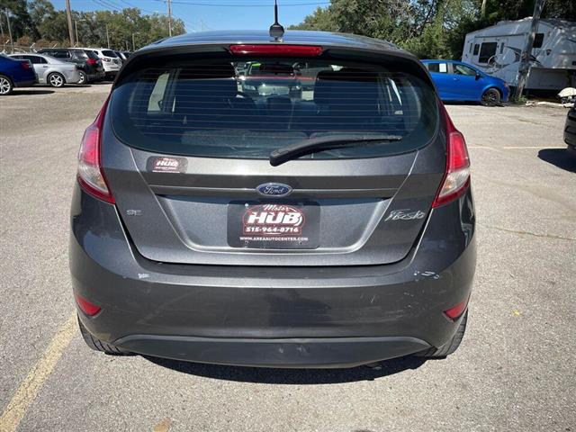 $6300 : 2017 Fiesta SE image 5