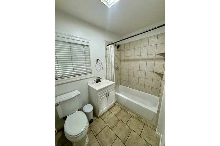$2300 : ADU for Rent in Anaheim image 4