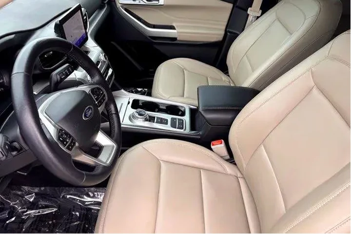 $29977 : Ford Explorer 2022 XLT 4dr S image 10