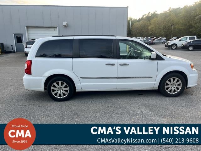 $9321 : PRE-OWNED 2015 CHRYSLER TOWN image 4