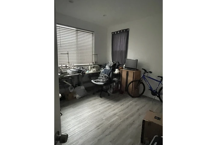 $1100 : Rento Cuarto en Bell Garden image 5