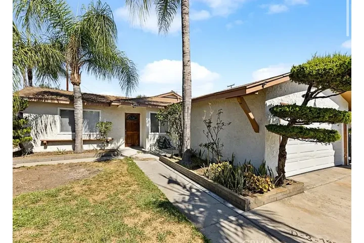 $1675 : spacious, open living home image 1
