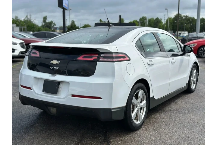 2012 CHEVROLET VOLT SEDAN 4D image 10