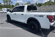 $40998 : PRE-OWNED 2021 NISSAN TITAN P thumbnail