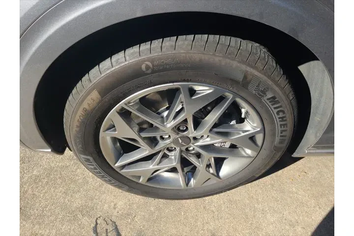 $36991 : Genesis GV70 2023 AWD 2.5T S image 5