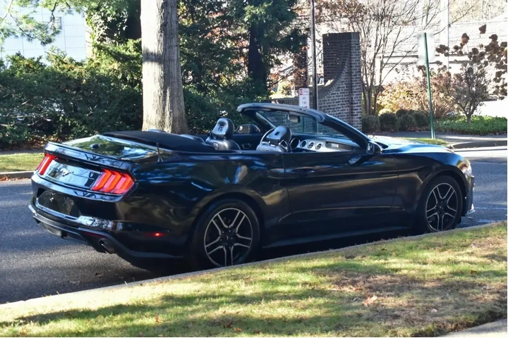 $13995 : Ford Mustang 2019 EcoBoost 2 image 8