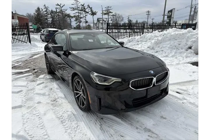 $35943 : BMW 2 Series 2023 AWD 230i x image 2