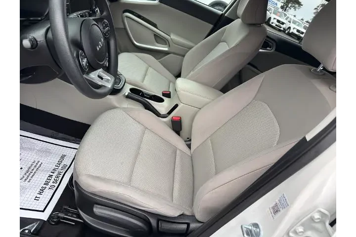 $17995 : Kia Soul 2023 S 4dr Crossove image 9