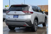 $17998 : Nissan Rogue 2023 SV 4dr Cro thumbnail