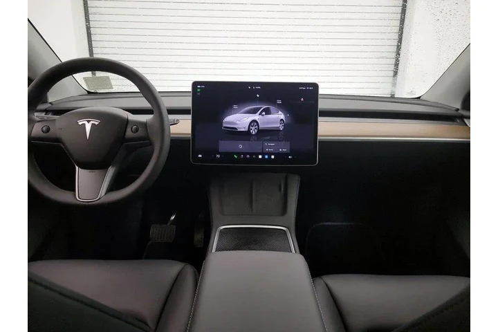 $33998 : Tesla Model Y 2023 AWD Long image 9
