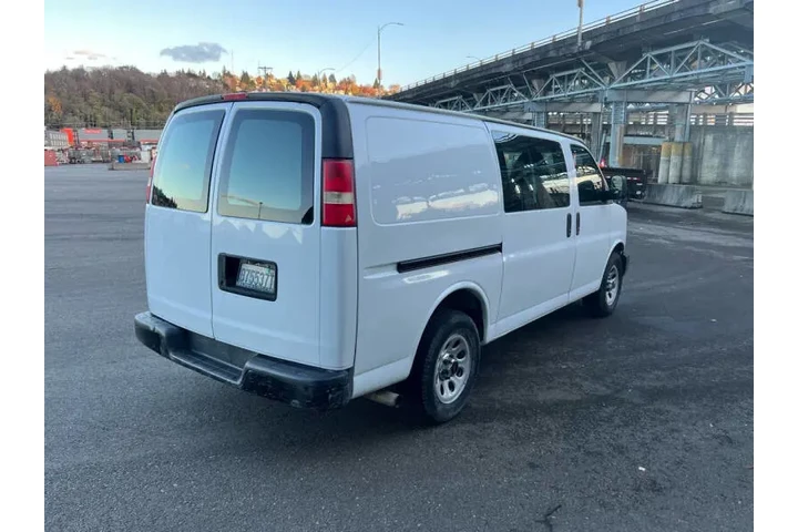 $9488 : 2011 GMC Savana 1500 image 7