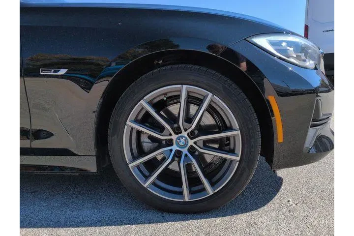 $31356 : BMW 3 Series 2022 AWD 330e x image 10