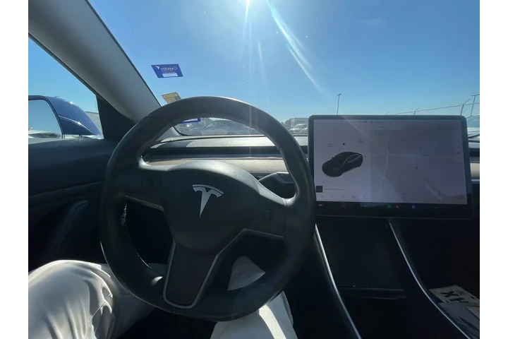 $21159 : Tesla Model 3 2018 Mid Range image 5