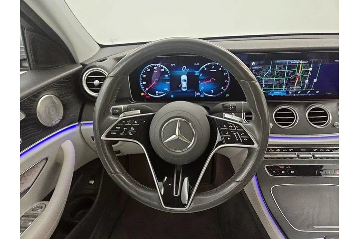 $35998 : Mercedes-Benz E-Class 2022 E image 10