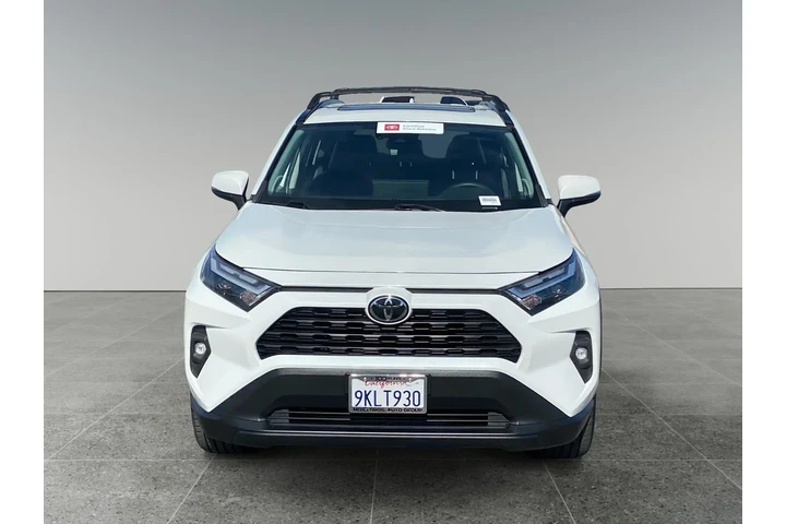$35484 : Toyota RAV4 2024 AWD XLE Pre image 8