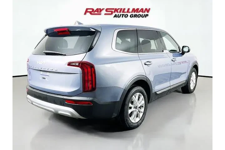 $27975 : Kia Telluride 2022 LX 4dr SU image 7