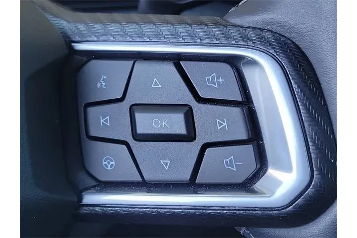 $27824 : Ford Mustang 2024 EcoBoost 2 image 9