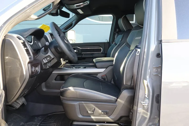 $74988 : 2026 2500 Laramie 4x4 Mega Ca image 7