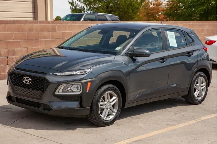 2021 Kona SE image 9