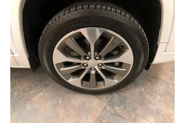 $18416 : Jeep Cherokee 2019 4x4 Overl image 9