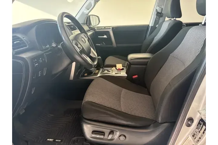 $29613 : Toyota 4Runner 2021 4x4 SR5 image 9