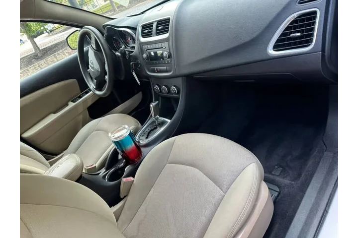 $3700 : 2014 Avenger SE image 6