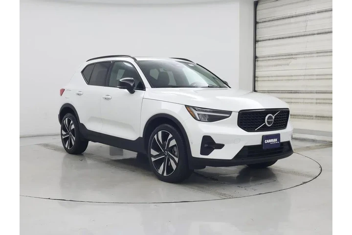 $32998 : Volvo XC40 2025 AWD B5 Plus image 1