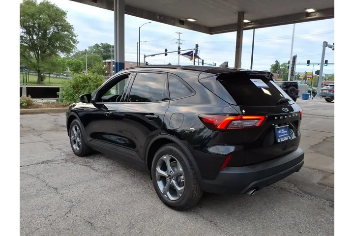 $28941 : Ford Escape 2025 ST-Line 4dr image 5